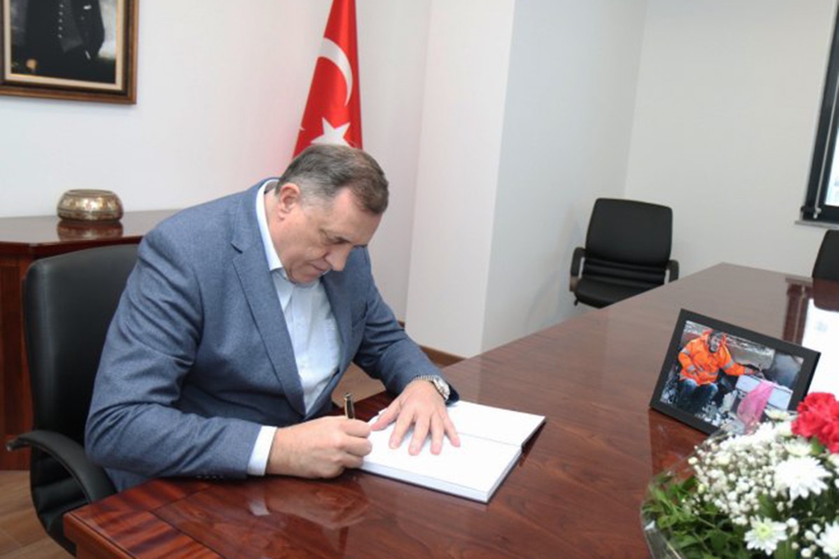 Dodik: Srpska saosjeća sa narodom Turske, znajte da niste sami