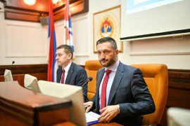 Ninković Stanivukoviću: Trošite vrijeme kao gradski novac