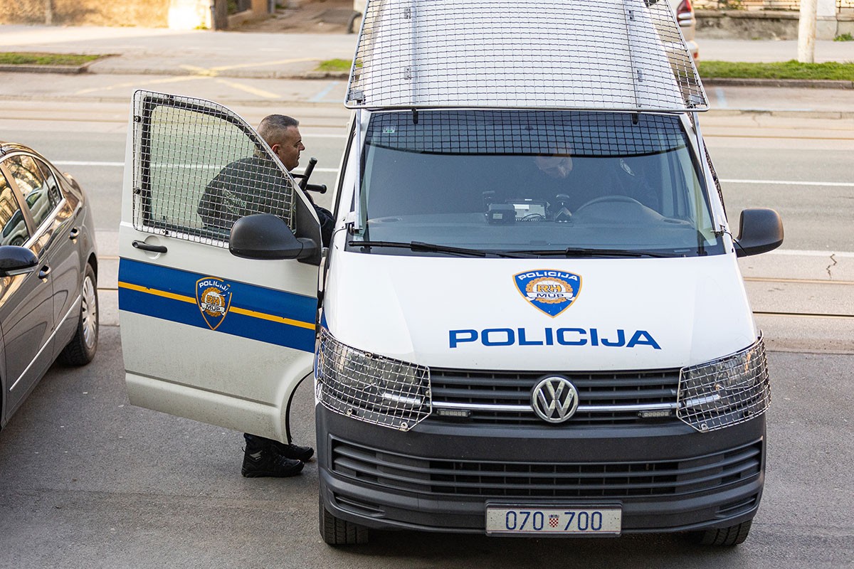 Velika policijska akcija u Hrvatskoj: Uhapšeni župan, troje policajaca i dva civila (FOTO)