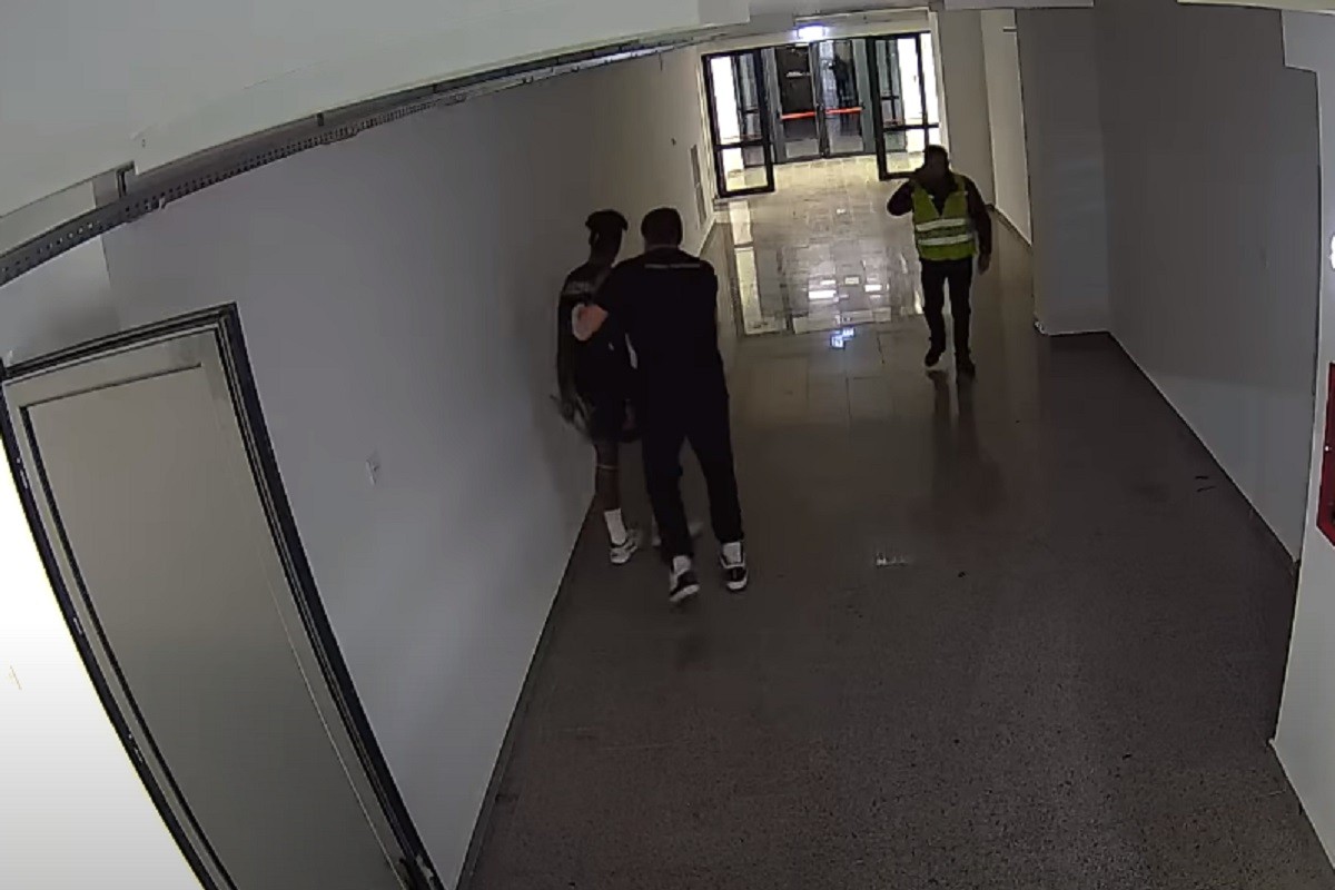 Košarkaš napao Markovića, pa se poslije vratio sa šipkom u rukama (VIDEO)