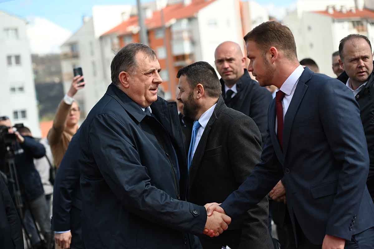 Stanivuković i Dodik o odnosima prema LGBT-u: Porodica ima majku i oca