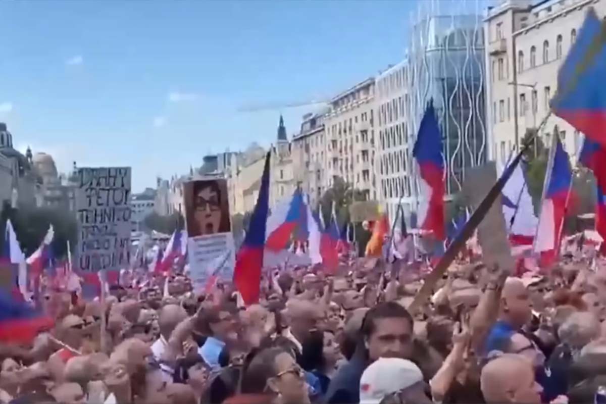 Česi protestuju zbog namjere Vlade da poveća granicu penzionisanja na 68 godina (VIDEO)