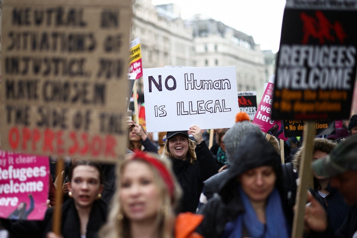Britanija će smjestiti hiljade tražilaca azila u bivše vojne baze