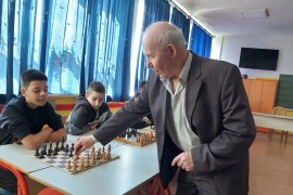 Šahovski turnir u OŠ "Ivo Andrić": Simultankom uveličali Dan grada