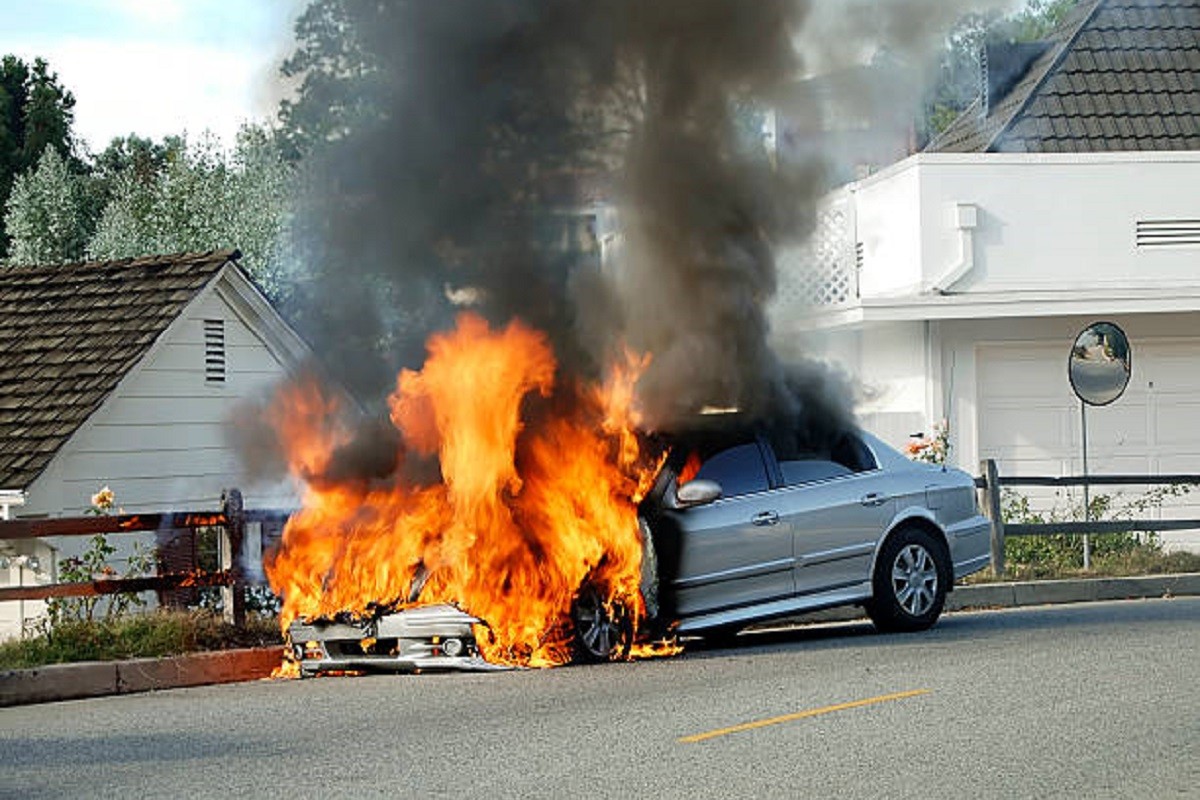 Instalacije uzrok požara na automobilu