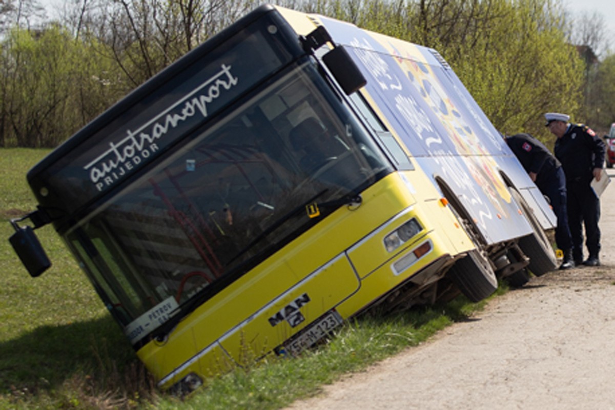 Direktor prijedorske bolnice saopštio stanje đaka povrijeđenih u autobusu