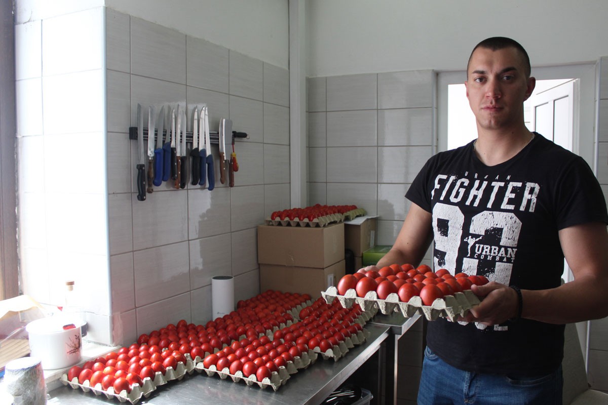 Eparhijska kuhinja u Trebinju: Počelo farbanje jaja