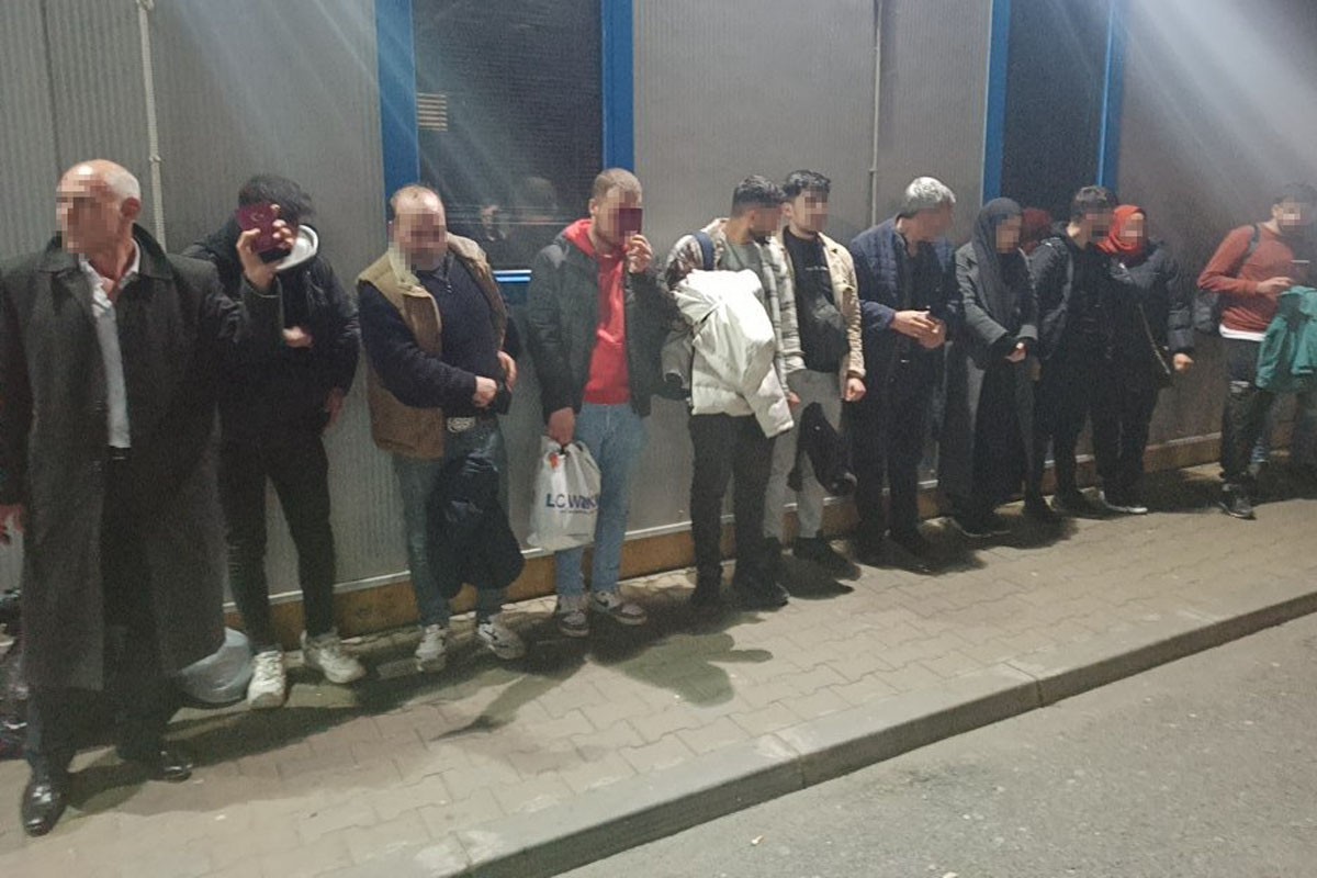 Spriječeno krijumčarenje 12 državljana Turske, švercovani u hladnjači (FOTO)