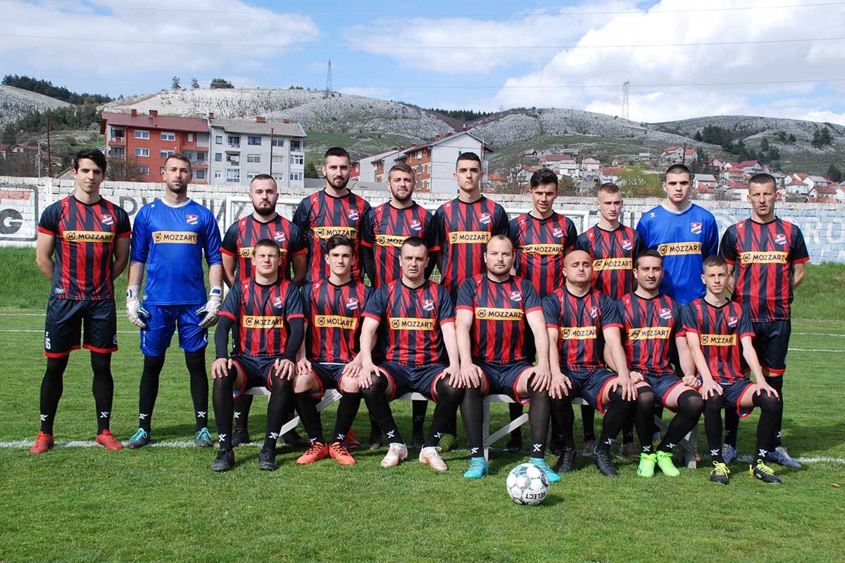 Podrška klubu iz Gacka: Nova Mozzart oprema za FK Mladost