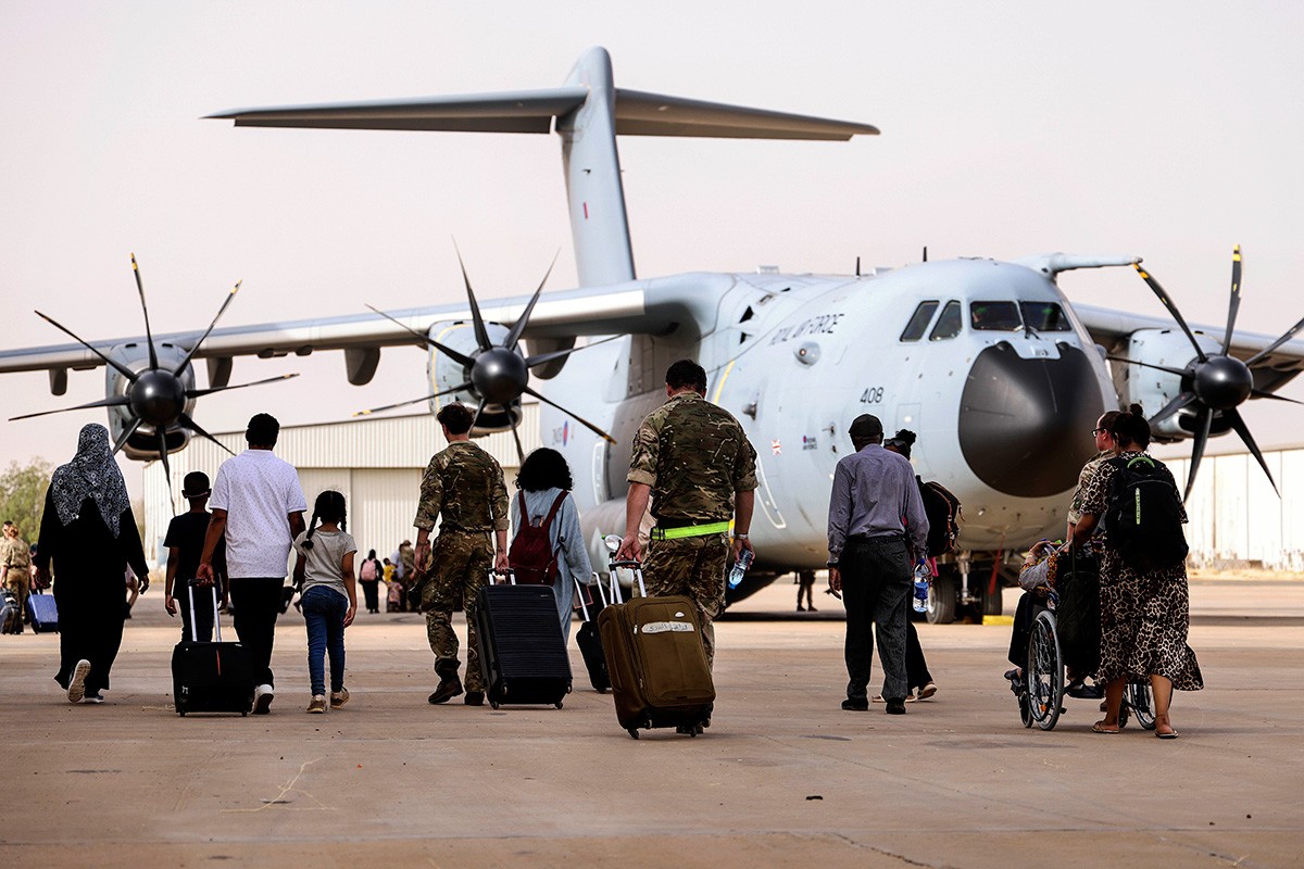 Nova drama u Sudanu: Pucano na avion za evakuaciju
