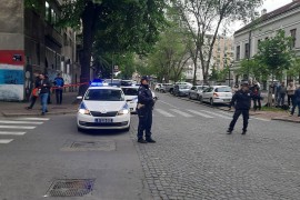 Učiteljica koju je upucao učenik u beogradskoj školi u bolnici