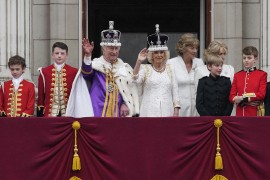 Pogledajte šta su nosili poznati na krunisanju kralja Čarlsa i kraljice Kamile (FOTO)
