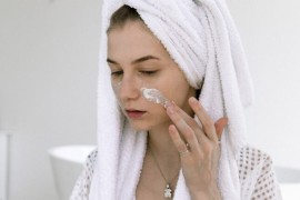 Najbolje prirodno sredstvo za čišćenje lica: Ublažava bore, a ne ...