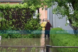 "Nezavisne" u Prijedoru: Voda ušla u kuće, mještanima ukazuju pomoć (FOTO/VIDEO)
