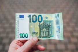 Vic dana: 100 evra