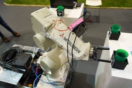 Institut: "Elektronski nos" omogućava robotu da osjeća mirise