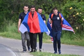 Petrović krenuo pješke iz Bijeljine u Banjaluku (VIDEO)
