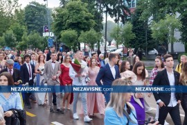Maturanti Gimnazije i Umjetničke škole "Vlado Milošević" ispratili ...