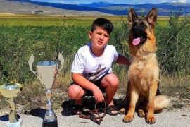 Dječak zaljubljen u njemačke ovčare proglašen najboljim vodičem