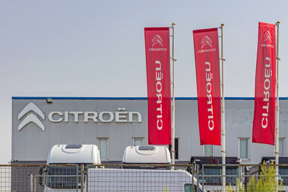 Električni Citroen e-C4 i Citroen e-C4 X sa više snage i dužim dometom