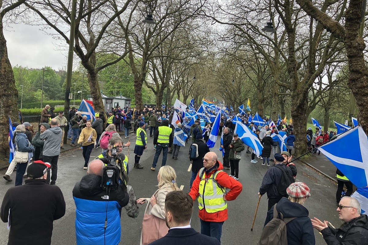 Dok se kruniše Čarls III, u Škotskoj održan marš za nezavisnost
