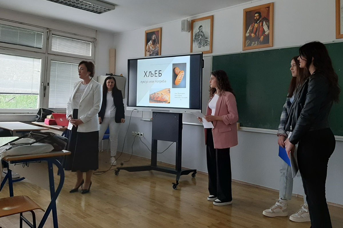 Banjalučka Medicinska škola pokrenula projekat: Đački "Hljeb" humanosti