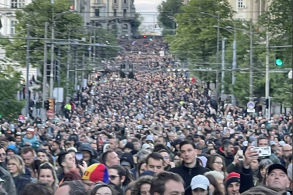 Protest "Srbija protiv nasilja" u Beogradu, more ljudi na ulicama (UŽIVO)