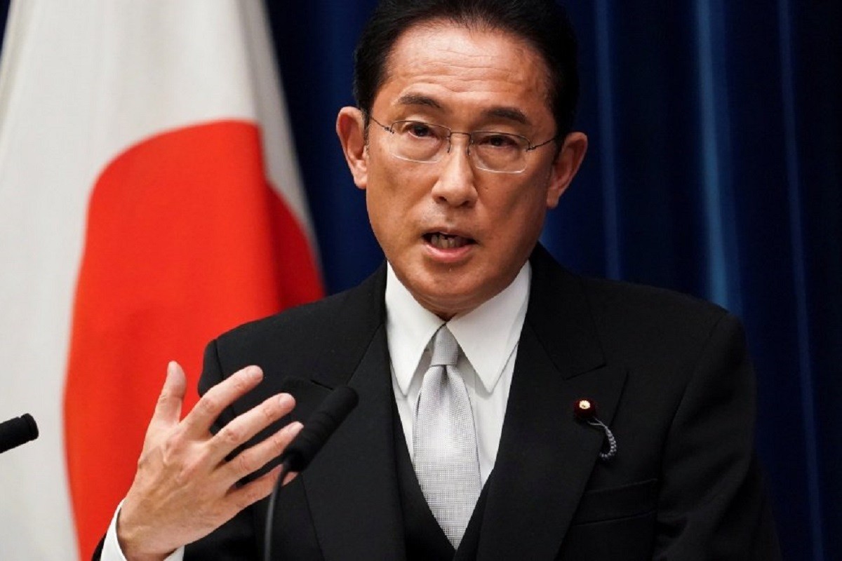 Japanski premijer smijenio sina zbog kontroverznih fotografija