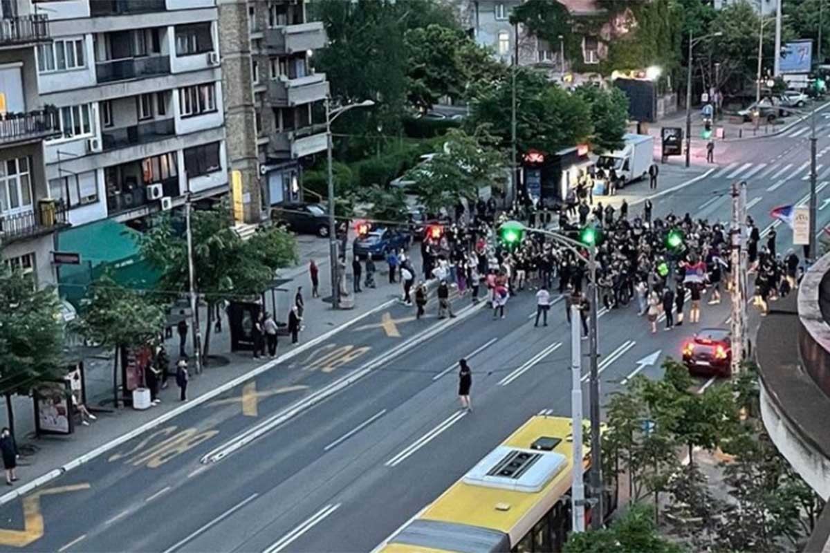 Protest ispred ambasade Njemačke u Beogradu zbog situacije na KiM