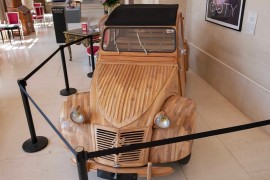 Drveni Citroen 2CV prodat za više stotina hiljada evra (VIDEO)