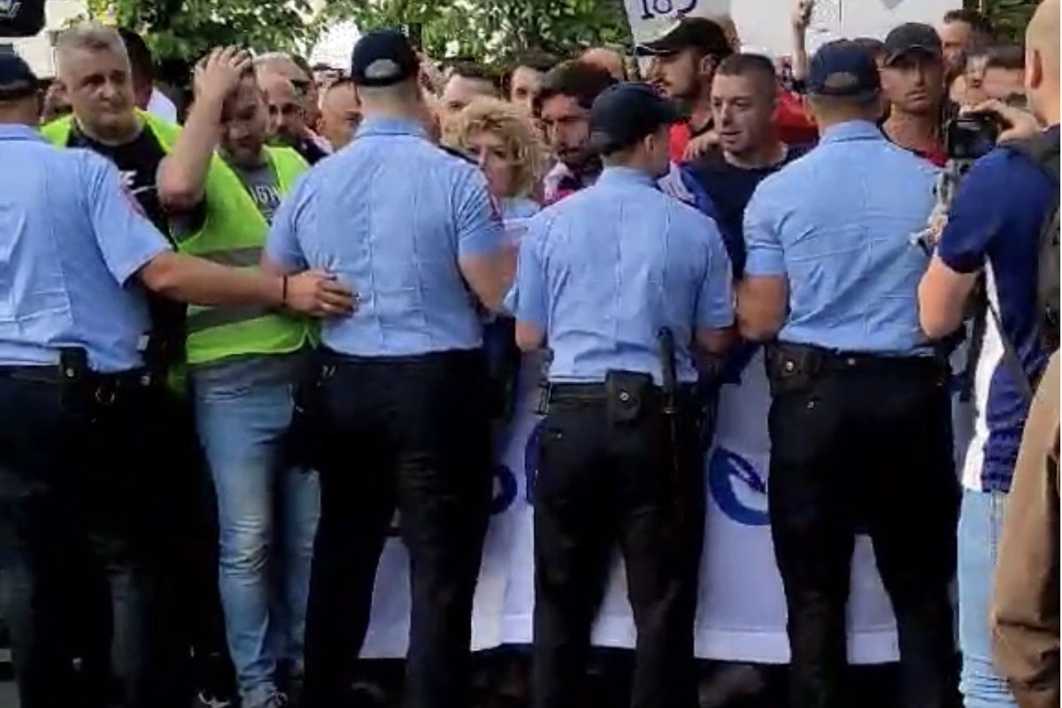 Banjalučanin uhapšen zbog napada na policajca na dočeku Ljubiše Petrovića