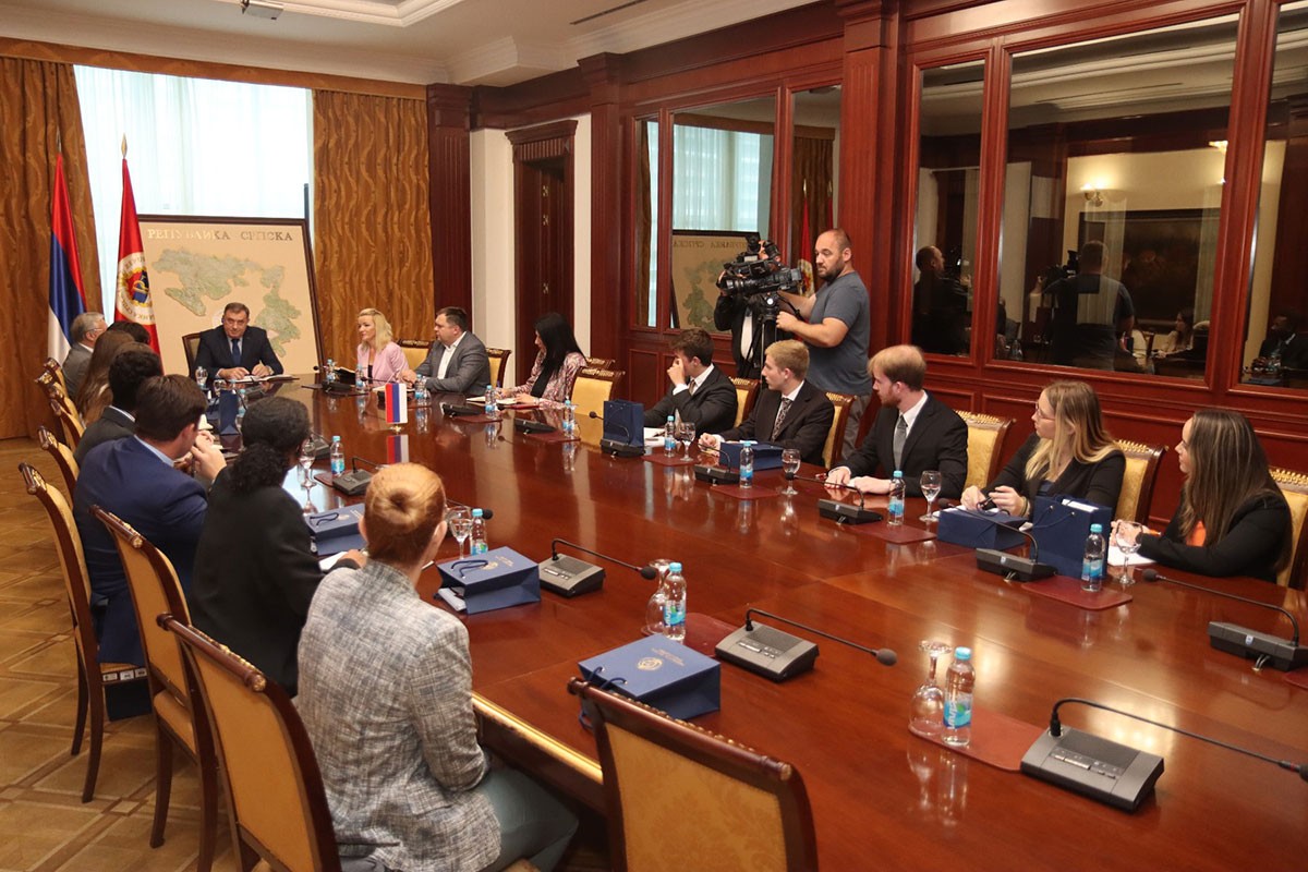 Dodik: Srpska institucionalno stabilna, poštuje Ustav i Dejtonski sporazum