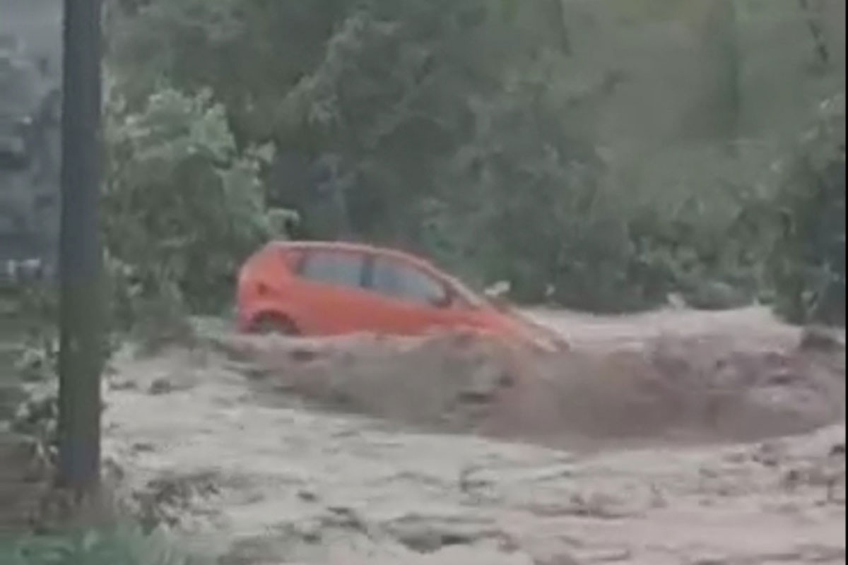 Drama u Sapni: Kuće poplavljene, blokiran put prema Kalesiji (VIDEO)