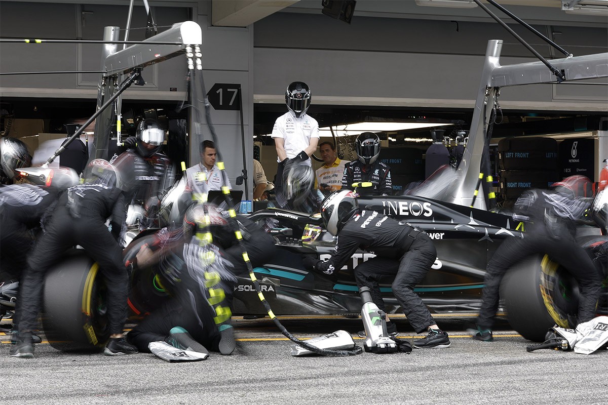 Volf: Hamilton bi do naredne trke trebalo da produži ugovor sa Mercedesom