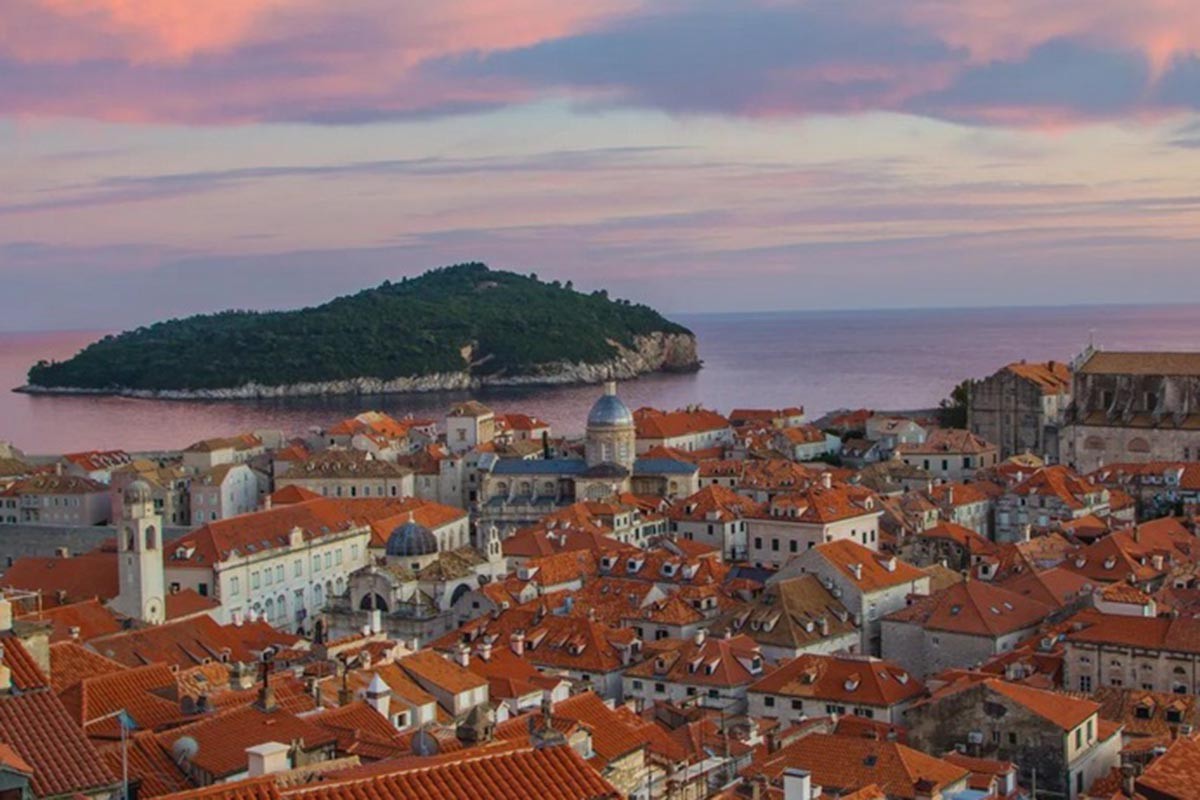Dubrovnik uvodi nova pravila za turiste, kazne velike ko ih ne poštuje