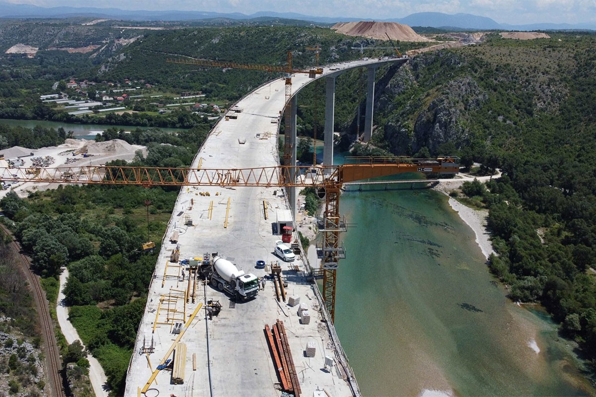 Spojen jedan od najviših mostova u regionu (VIDEO)