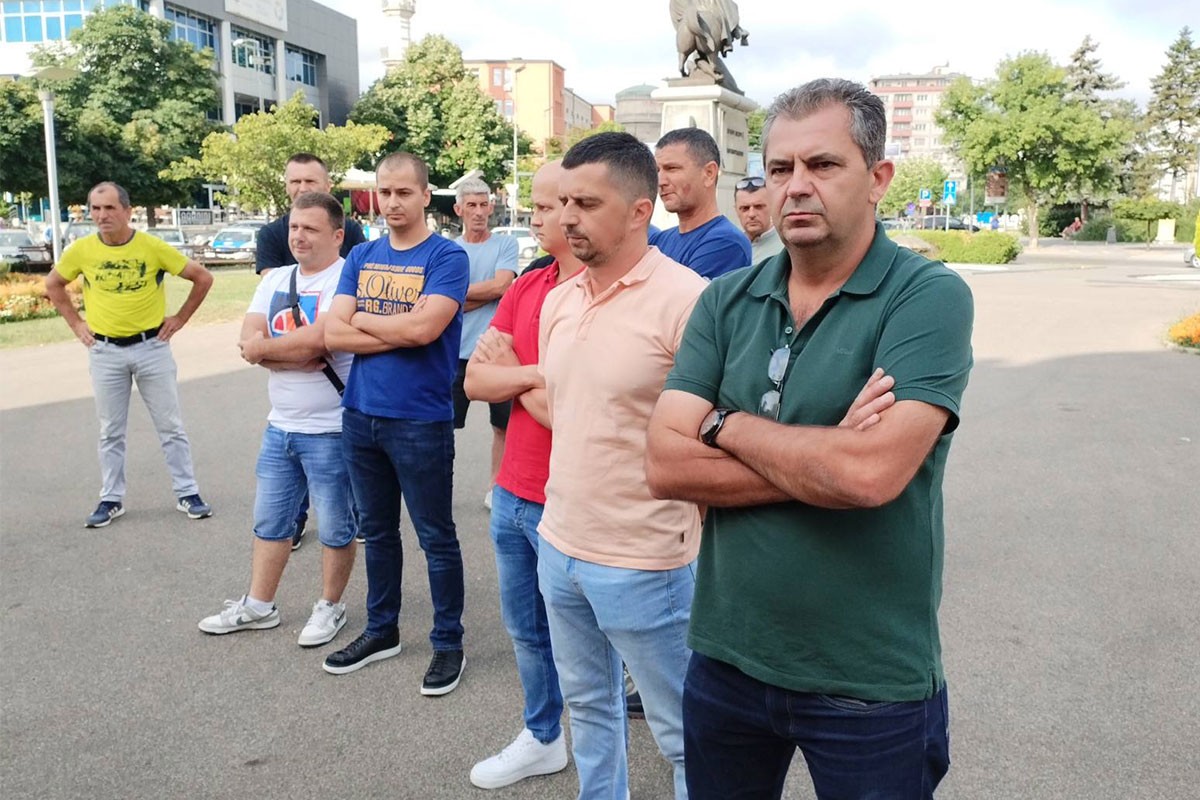 Na snagu stupa lex specialis za afričku kugu svinje, farmeri protestovali u Bijeljini