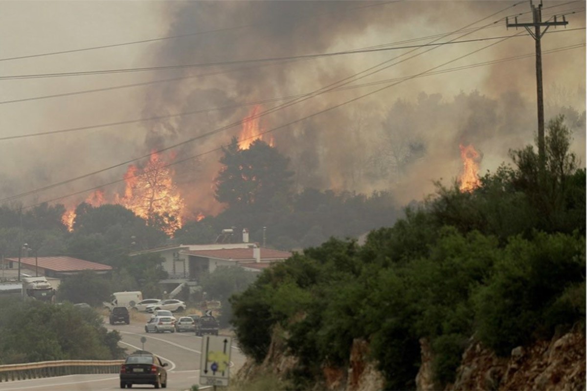 Evakuacija zbog požara kod Atine: Vanredno stanje na Rodosu (VIDEO)