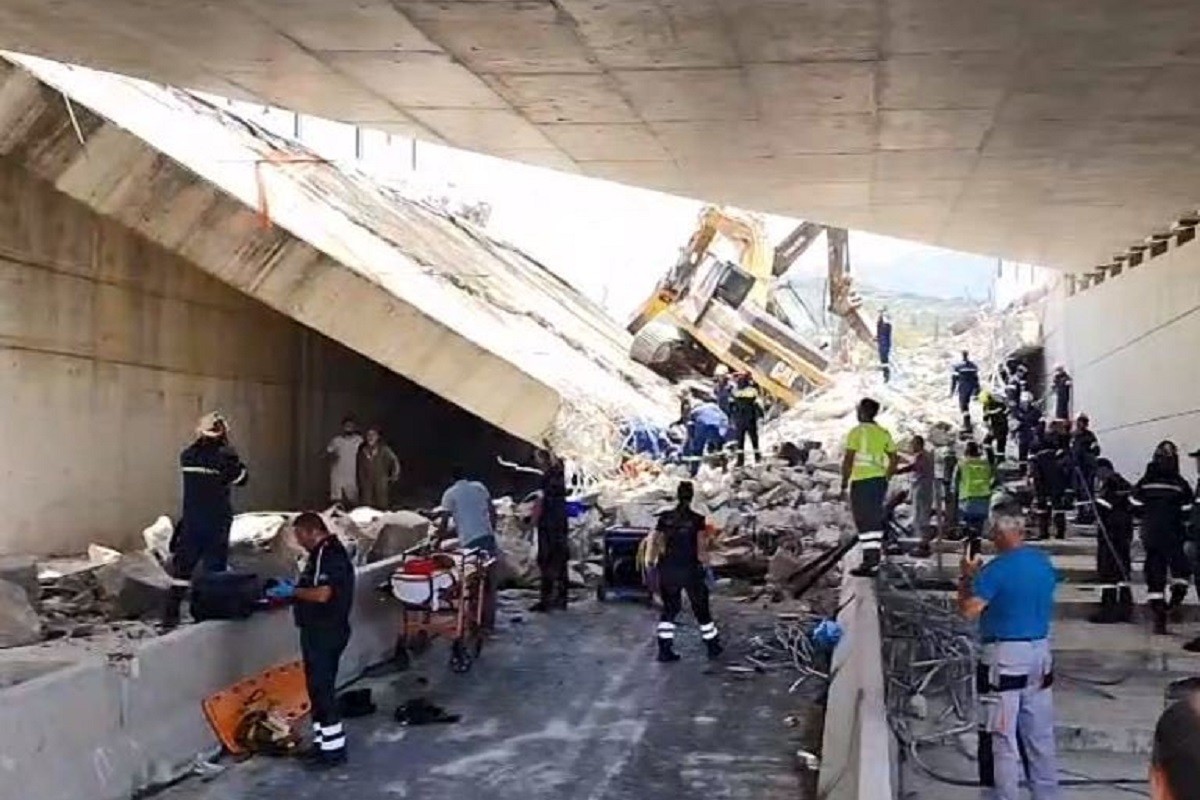 Jedna osoba poginula, osam povrijeđeno kada se urušio most (VIDEO)