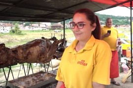 Upoznajte Sanju, jedinu djevojku koja se bavi pečenjem volova
