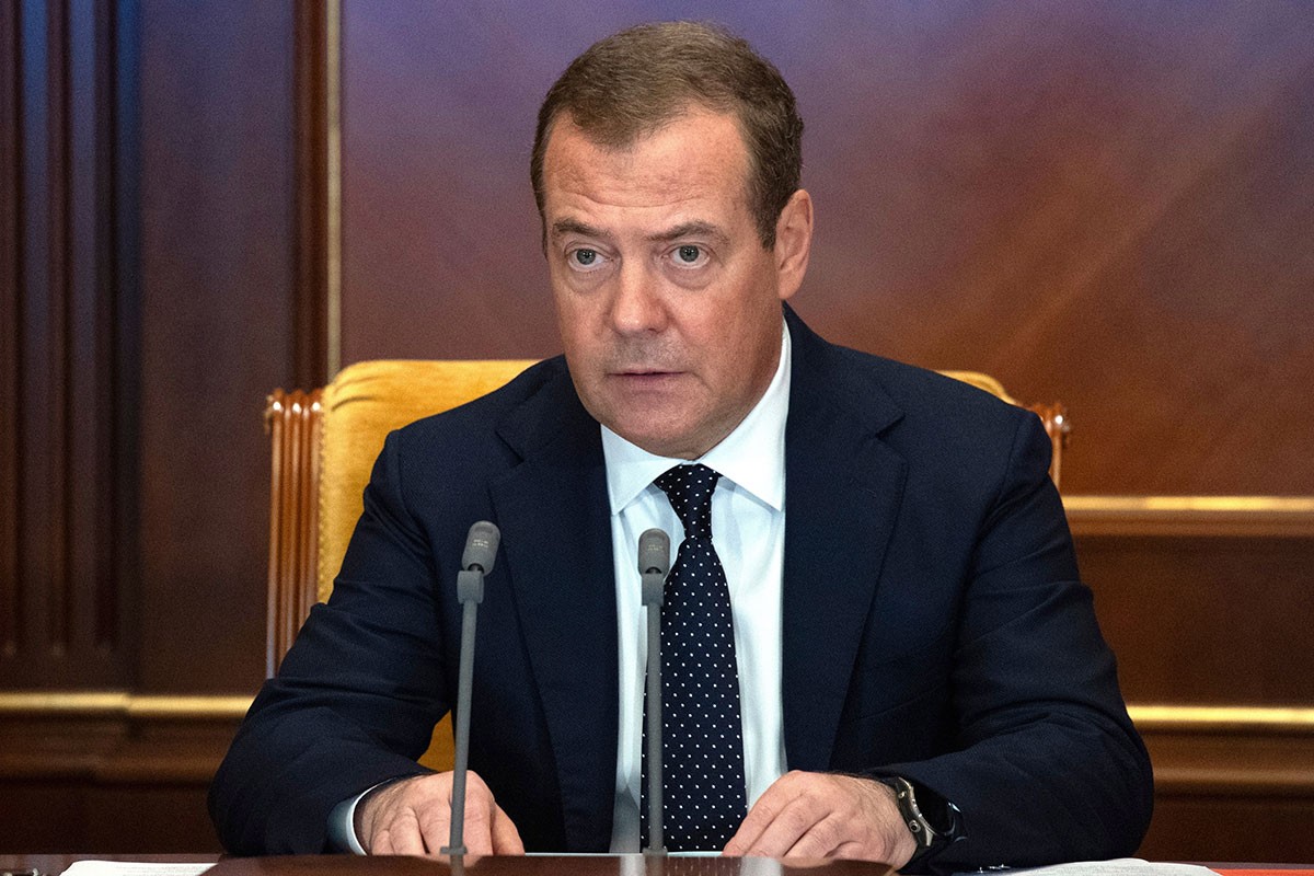 Medvedev: Ne igrajte se avionima