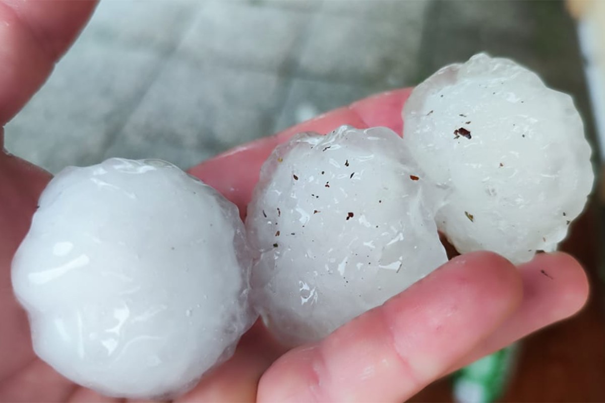 Nevrijeme u Sloveniji, dijelovi zemlje bez struje, pao grad veličine jaja