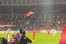 Dron prekinuo utakmicu Jermenije i Hrvatske (VIDEO)