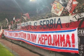 Navijači Olimpijakosa odali počast srpskim žrtvama na Kosovu i Metohiji (VIDEO)