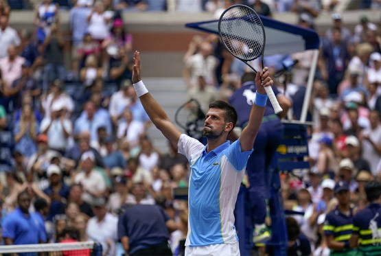 Novak napravio feštu nakon pobjede, “natjerao” publiku da zapjeva (VIDEO)