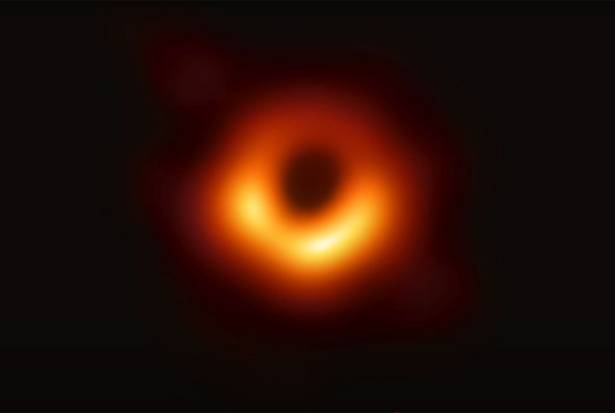 Naučnici potvrdili da je supermasivna crna rupa M87 u rotaciji