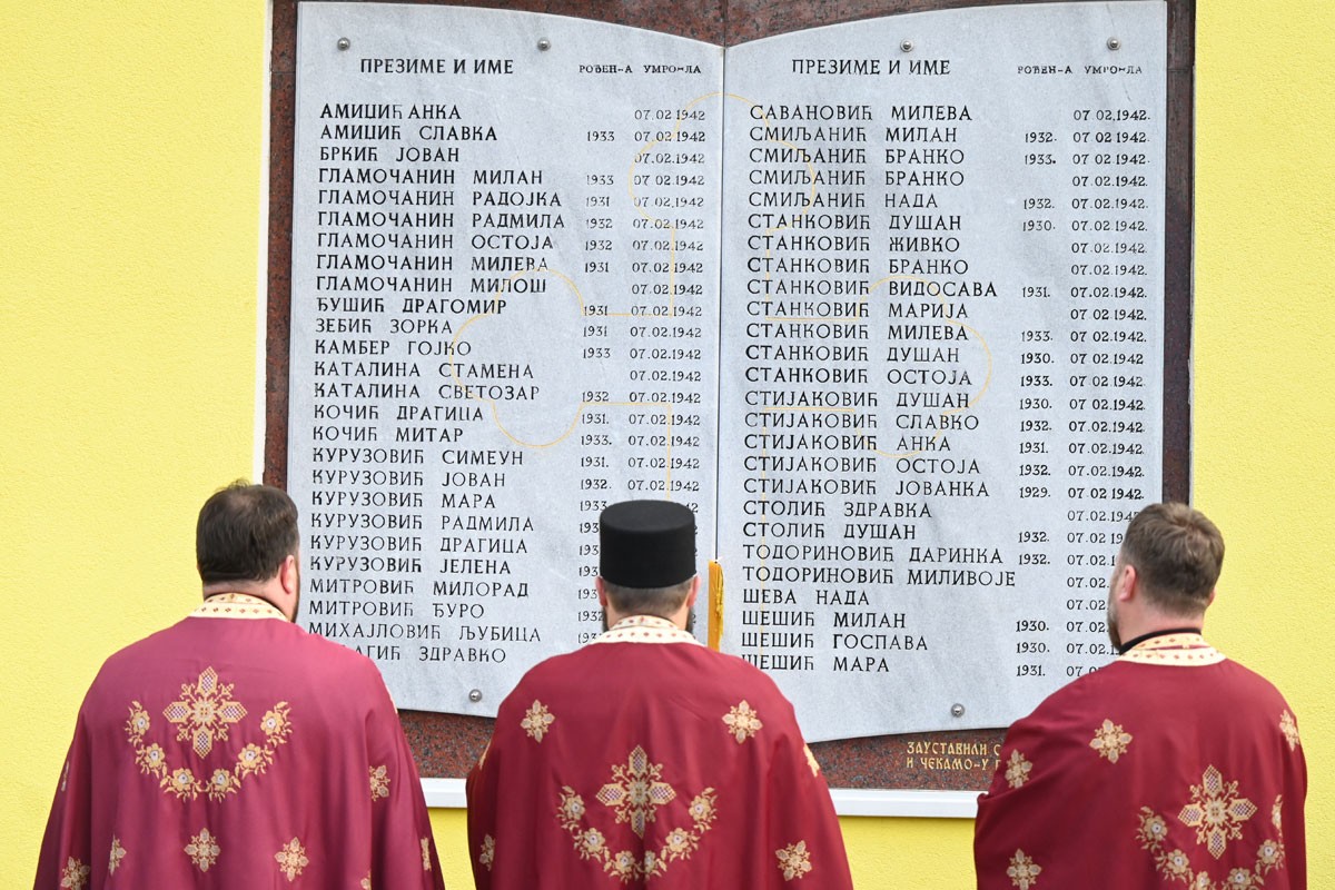 Na spomen-ploči i dalje piše da su djeca umrla umjesto ubijena