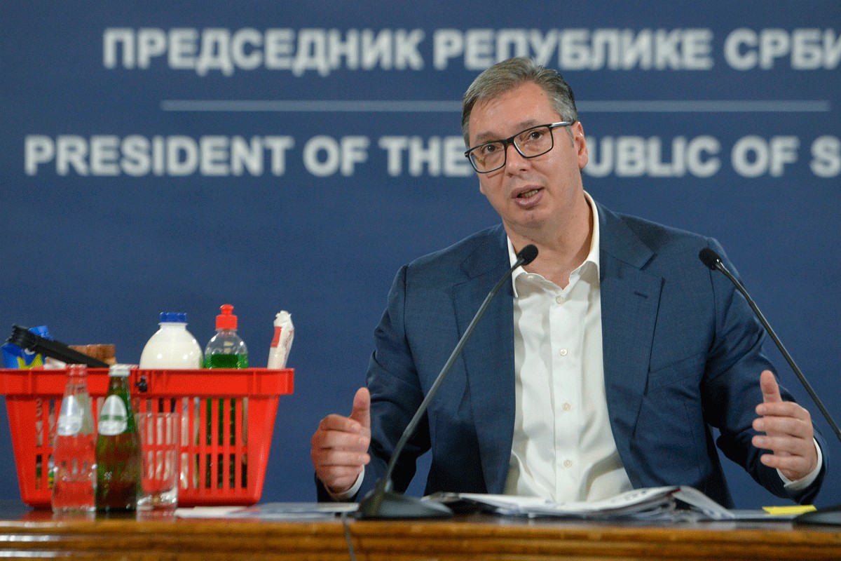 Vučić: Prodaja parizera skočila 1000 odsto