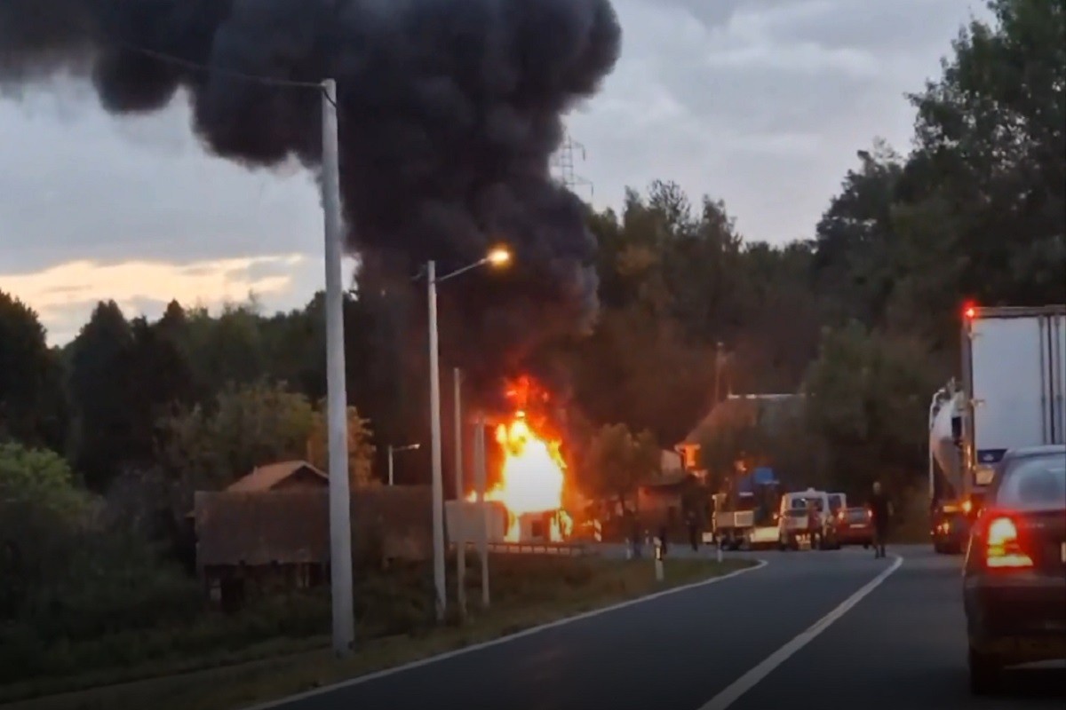 Kamion se prevrnuo i izgorio kod Virovitice (VIDEO)