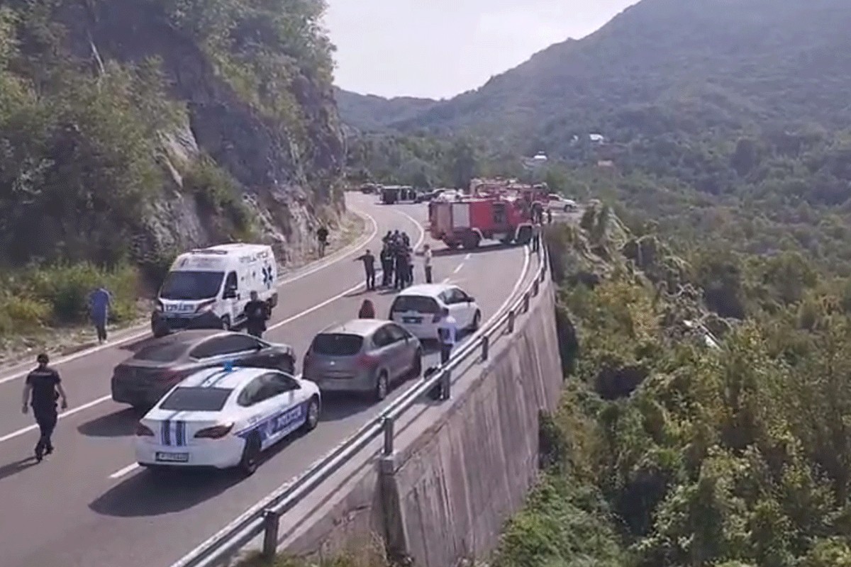 Detalji nesreće u Crnoj Gori: Šiblje spriječilo propadanje autobusa